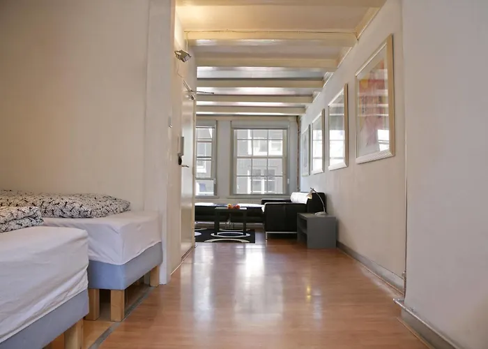 מלון Ultraviolet *